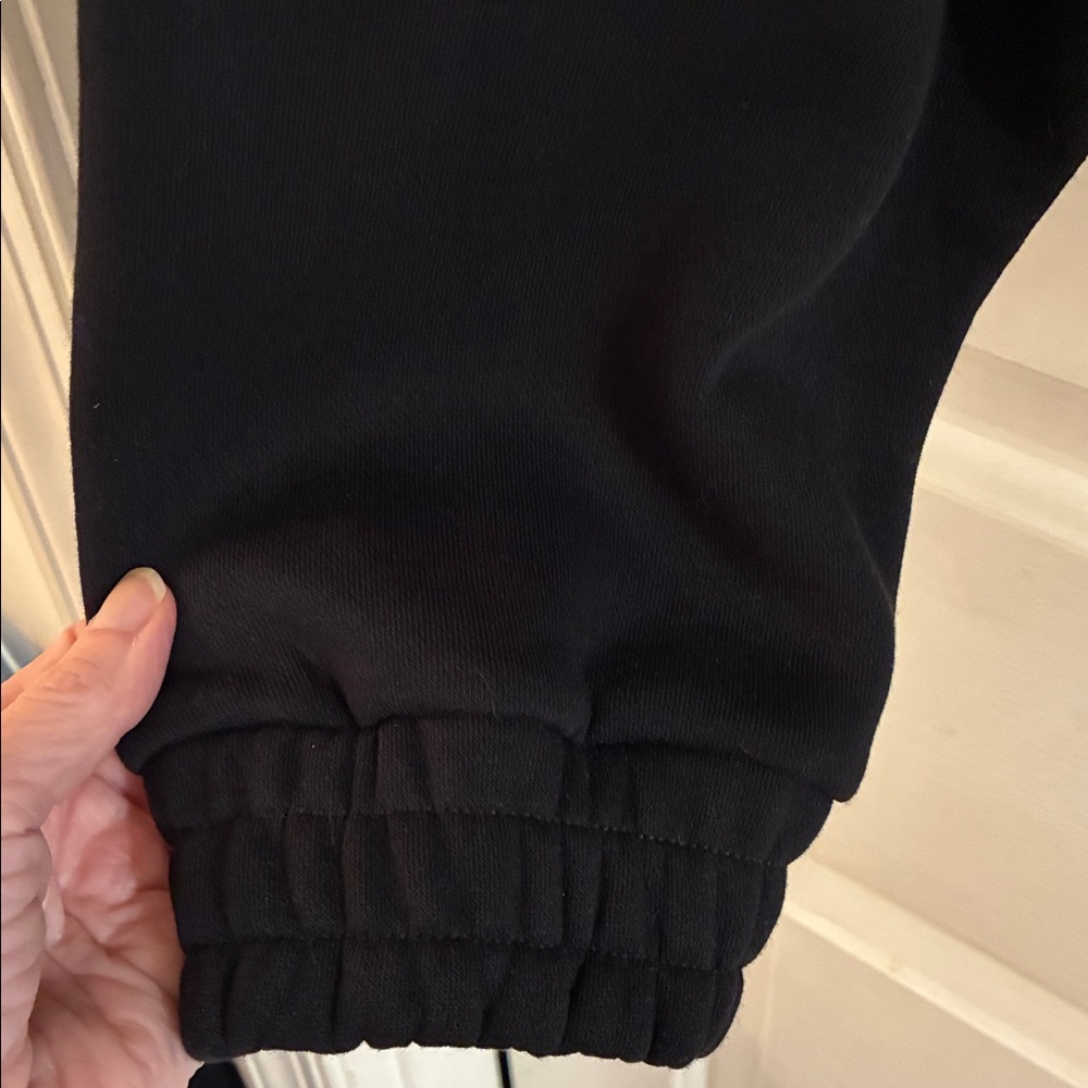 Women’s Alphalete Midnight Black Cropped Hoodie - Picture 7 of 9